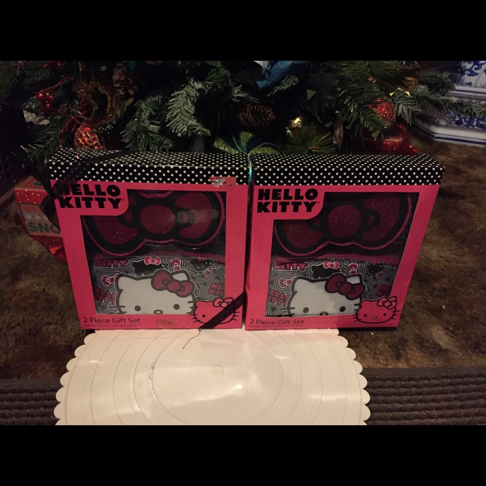 Hello Kitty 2 set gift set buy one get one free